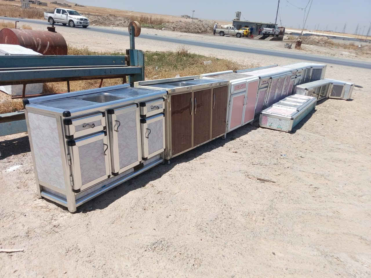 وجبه جديد يوجد مبردات وطباخات وكونترات وأقراض اخرء الموقع العبور مقابل محطة كهرباء الستفسار عل رقم ***********
