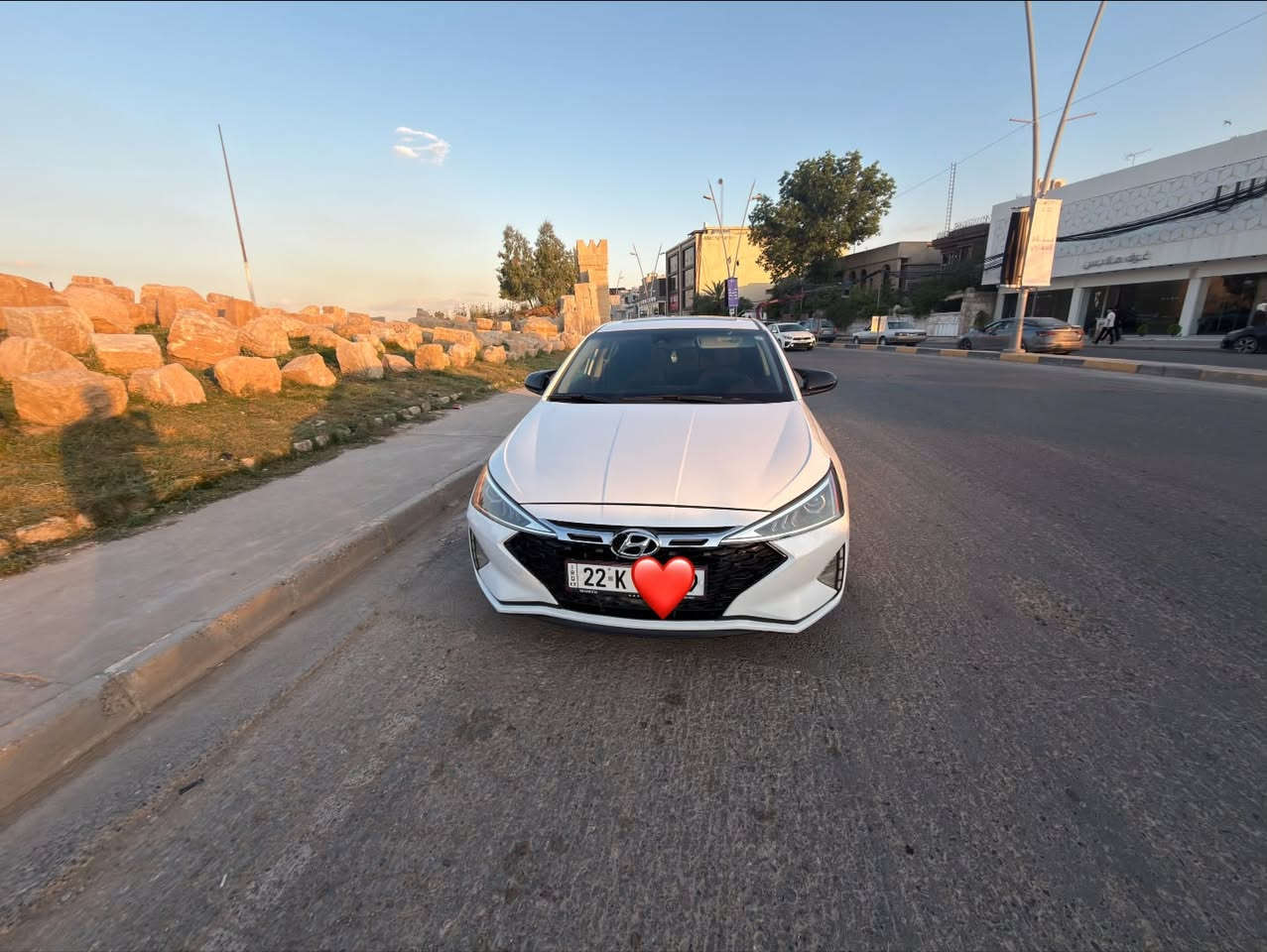 السلام عليكم 
النترا 2019 فول رقم اربيل مراوس ويا سوناتا n 2024
مكاني موصل 
تحويل شرط
سياره ماشيه 77الف 
محرك 2000 دوش
مواصفات 
فتحه
بصمه 
تدفئه كشنات 
رادارات 
وبقيه الموصفات معروفه 
***********
