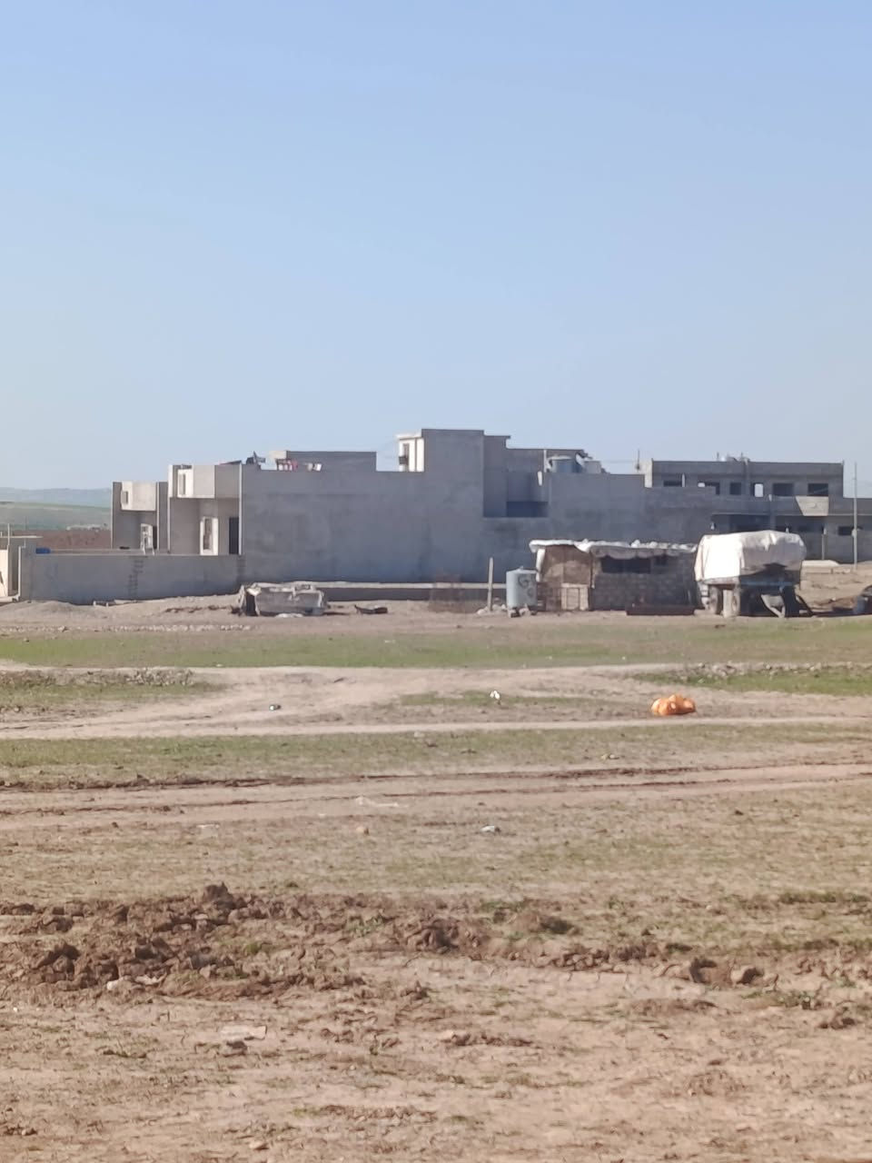 قطعه ارض للبيع المساحه 100 متر قوسيات يم الاقواس يم   ا دائره الكهرباء  السعر 6 ملايين زراعي سند ابيض 25 خدمات ماي كهرباء الاستفسار المعلومات اتصل على هذا الرقم *********** اسيا ***********
