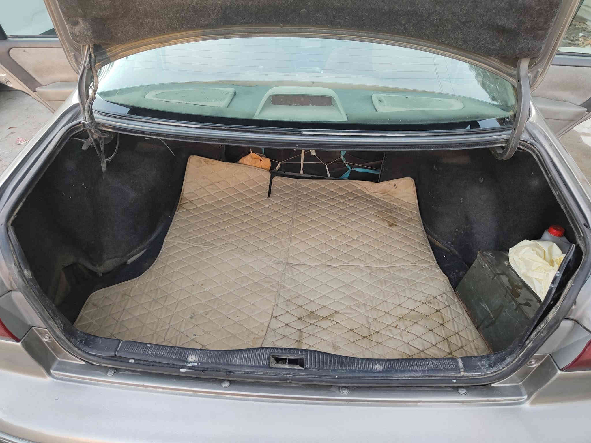 كامري للبيع 
سيارة رقمها بغداد بإسمي سنويتها ماساقطة
زوج تايرات جدد ، باتري جديد ، حدادية جديدة ، تنتة جديدة ، گاعية جلد لون بيجي نظيفة بشكل ، عنبار بريك جديد ، شاشة ، كروز سرعة ، تحكم مري شغال 
تبريد شغال 
السيارة مصبوغة عام أثر جراد وخدوش ومكفولة من الضربة والكص والعيب الشرعي والشواصي والتكم
دواخلها كلش حلوة 
محرك 2200 ابو الجف ، دهن أديرلها ياباني ميتاسو 
موديلها 97 
ريمونت تقفيل ابواب شغال
مكاني بغداد / الكرادة
السعر 69 
***********
