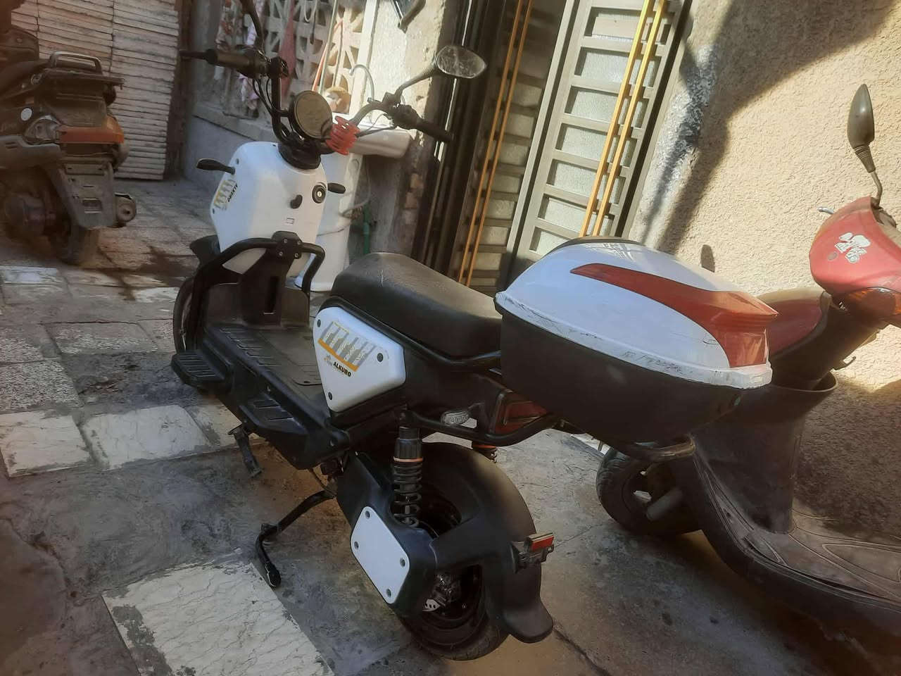 للبيع او مراوس
دراجه شحن ملف1500سرعتها كلش حلوه كلشي بيها شغال لا شخوط ولا كسر 5بطاريات مسطره كبار سعر 375
***********
