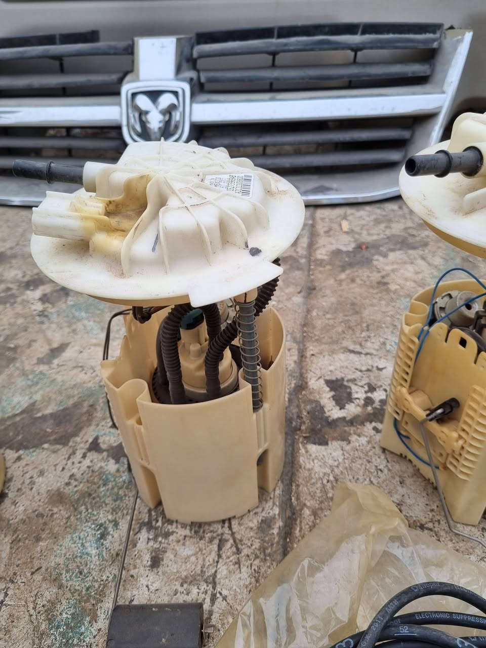 اغراض دوج كرفان موديل ٢٠٠٩ للبيع قيم واخذ. *********** بغداد الوزيرية
