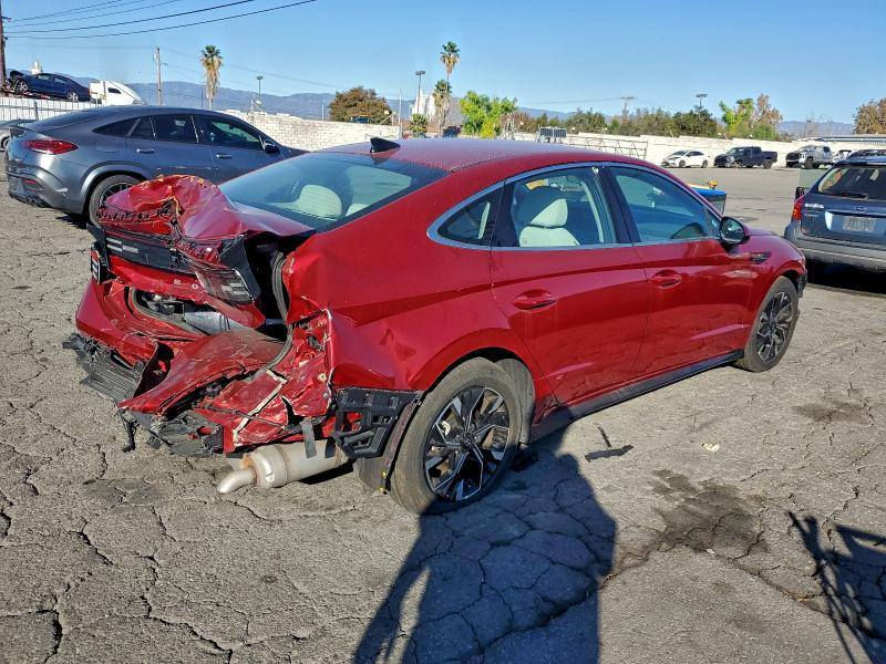 السلام عليكم
هونداي سوناتا  2025
ماشيه m13257 
حالين السياره بألطريق 
فول المواصفات ما عدا البانوراما 
سعر السياره واصل ميناء ام قصر  122
مع الكتاب الشهداء خارج الميناء ام  قصر او كراج يوسفيه 
السعر 16700$  للاستفسار حيدر العبودي  ***********
