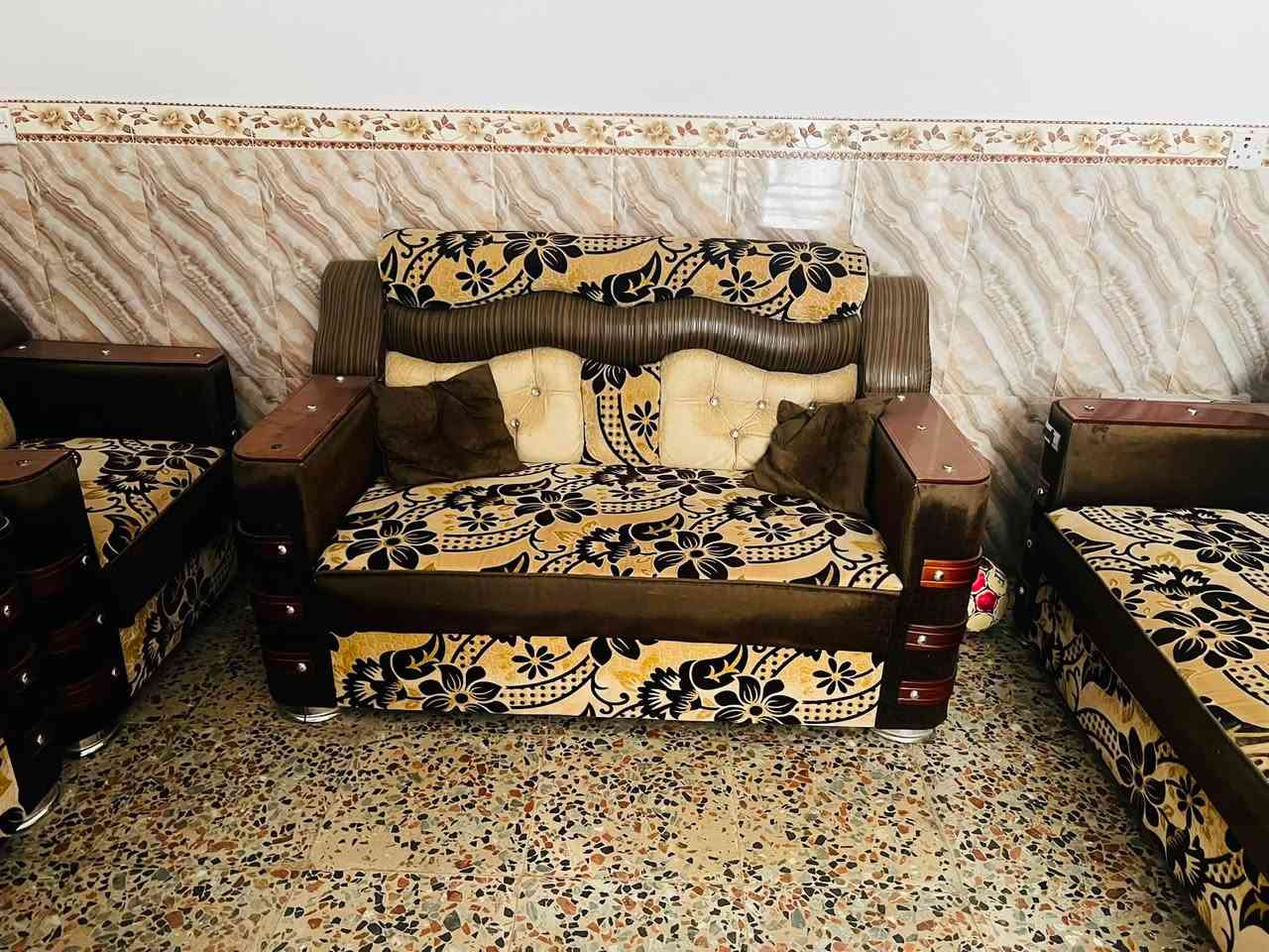 السلام عليكم
تخم للبيع  5 قطع

3 قنفات

2 كرسي

نظيف وقوي

السعر 350 الف وبي مجال قليل


**إذا كنت صاحب هذا الإعلان وتريد حذفه لأي سبب، رجاءا أرسل رسالة إلى الدعم الفني**