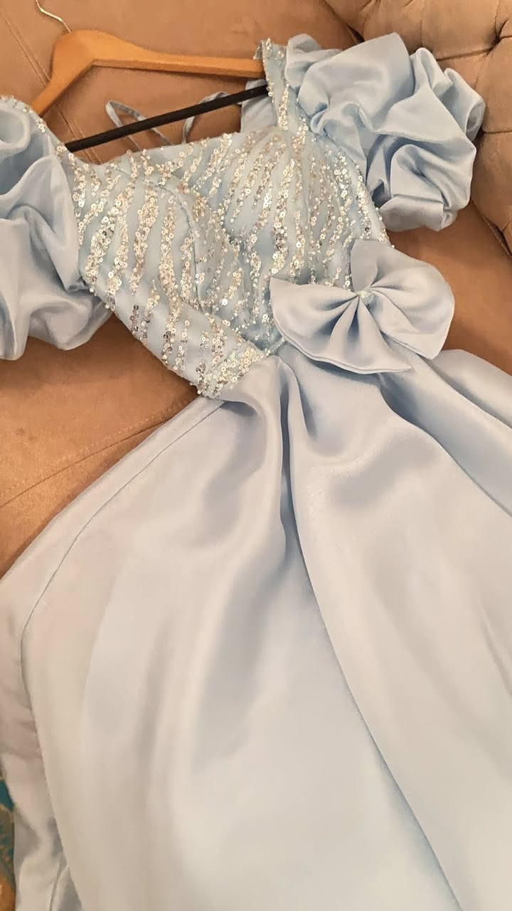 نازك ويرسم الجسم
قياس 40 اخذتة من محل بالمنصور ملبوس ساعتين فقط نظيف وبي قياطين من الخلف وسحاب 
سعر الشراء  150 
سعر البيع 90


**إذا كنت صاحب هذا الإعلان وتريد حذفه لأي سبب، رجاءا أرسل رسالة إلى الدعم الفني**