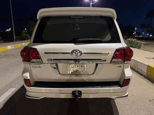 لاندكروز 
موديل ٢٠١٤ 
بريم اصل 
رقم بغداد
كفاله عامه من كلشي 
ماشيه ١٣٠
السعر ٤٢٠ بيه مجال بسيط
***********
