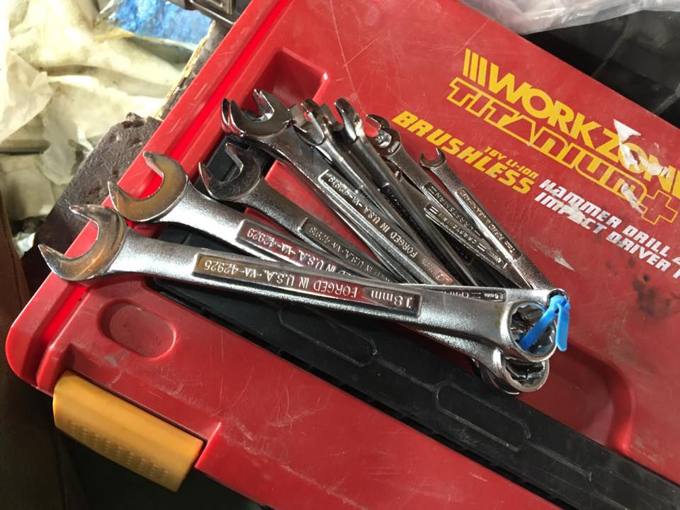 سيت. صبانه. راس بوكس. كرفتز مان. امريكي.  100$.  

 العنوان. بصره.     يوجد. توصيل جميع المحافضات.   
***********.
