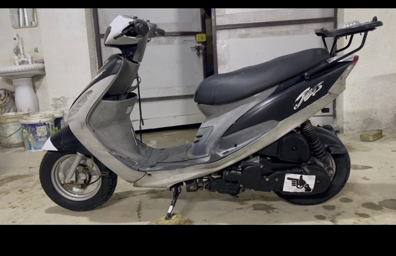 سلام عليكم دراجه منغولي دراجه خير من الله نكره وحده صبح مكينه نعومه متنسمع شرط ناعمه كلش كلشي شغال دبلات بلادي شغلات كلهن ما ناقصه فقط باتري دراجه تفحصه متبين مفتوحه بس حتا أكون صادق وياك مفتوحه مره وحده وبوشه بلاد ٤٩ عنوان حله. اكرمين سعر ٥٨٠ وبيه مجال ***********
