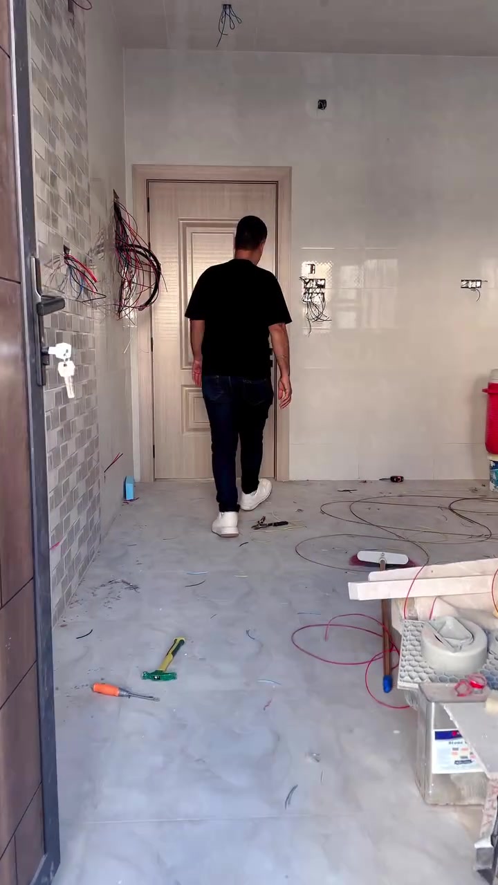 من تنفيذ شركه الجوار في مدينة هيت  
تنصيب ابواب منشأ صيني 
ماركه AN-DOOR

أبواب الجوار 🟤
جمال التصميم ومتانة التفاصيل في مكان واحد ✨
🚪 أبواب الكومبزت WPC
مصممة بطابع عصري وأنيق لتناسب جميع الأذواق والمنازل الحديثة 🏡
✅ متانة عالية بفضل الحشوة الداخلية من فوم XPS العازل للصوت.
✅ قشرة خارجية من PVC مقاومة للماء والرطوبة لتحافظ على المظهر والجودة لسنوات.
✅ مقاسات متعددة تناسب كل احتياجات الزبائن.
✅ ضمان 5 سنوات مع صيانة مجانية للإكسسوارات لمدة سنة كاملة.
✨ لأن الأناقة تبدأ من الباب… اختار أبواب الجوار ✨
📍 للاستفسار والعروض تواصل معنا الآن 💬
العنوان ـ الرمادي شارع 40 قرب افران الصباح 
***********
