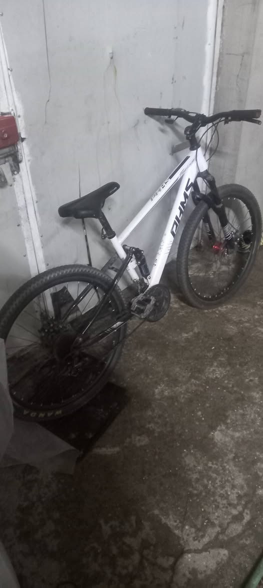 سلام عليكم بايسكل كير شغال ونضيف لبايسكل سعره ٨٠ ماععرف بيهن شنو نوعيته مكاني بغداد حي العامل ***********
