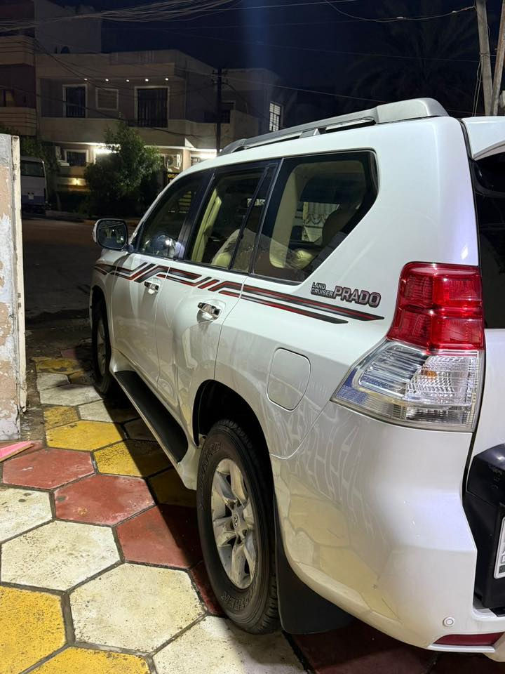 برادو  كويتي 2012 رقم بغداد انكليزي جديد باسمي
السيارة مكفولة من الصبغ والبارد والتبديل ماعدا الدعامية الامامية مصبوغة فقط 
فول مواصفات TXL 
6 سلندر 
دبل تانكي 
السيارة نظيفة ومابيها اي نقص 
مكان السيارة بغداد           ***********
