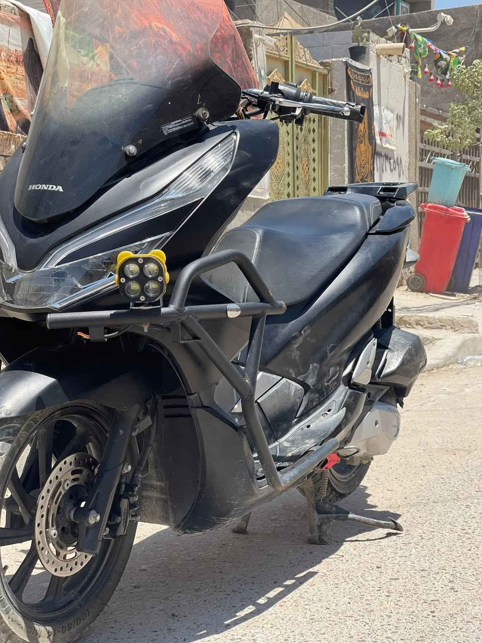 السلام عليكم PCX جيل الثالث كواري الدراجه نضيفه أو معروفه مواصفاته السعر 14او بيه مجال لطيبين 
الرقم ***********
