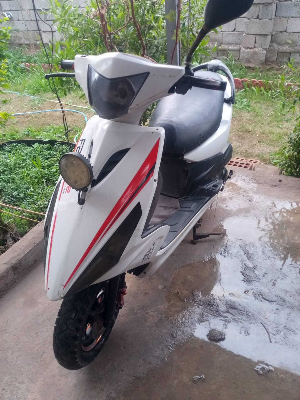 دراجة للبيع شغالة هندر وسلف السعر 300وبيها مجال تقاطع القدس دور الزراعة الرابعة الاتصال على الرقم ***********
