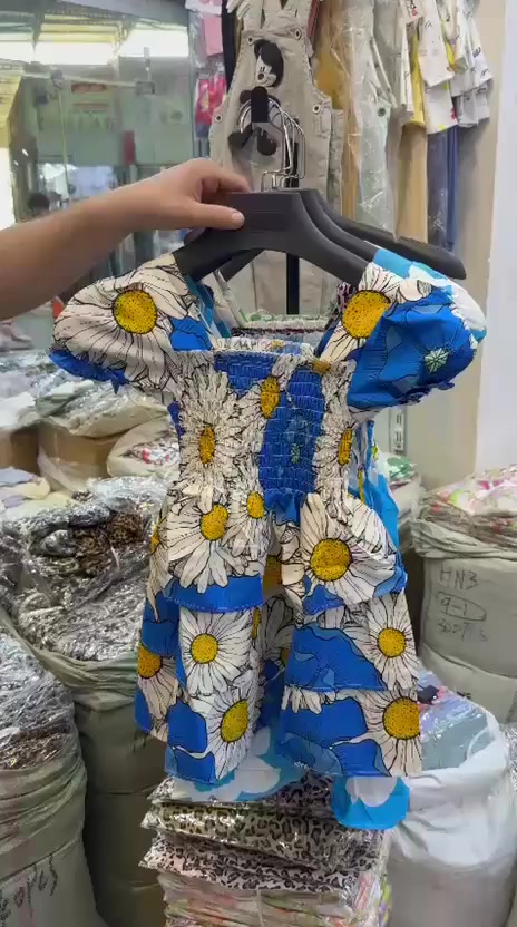 فستان بنات صالح 
بيبي 3 طبقات كلوش 
قماش كشمير 
صناعة صيني
قياسات
M/L/XL/XXL
يلبس اعمار 
من 2 سنة 
الى 5 سنة 
سعر الدرزن 
42 الف 
جملة القطعة 
3500
توصيل 6 الف


**إذا كنت صاحب هذا الإعلان وتريد حذفه لأي سبب، رجاءا أرسل رسالة إلى الدعم الفني**