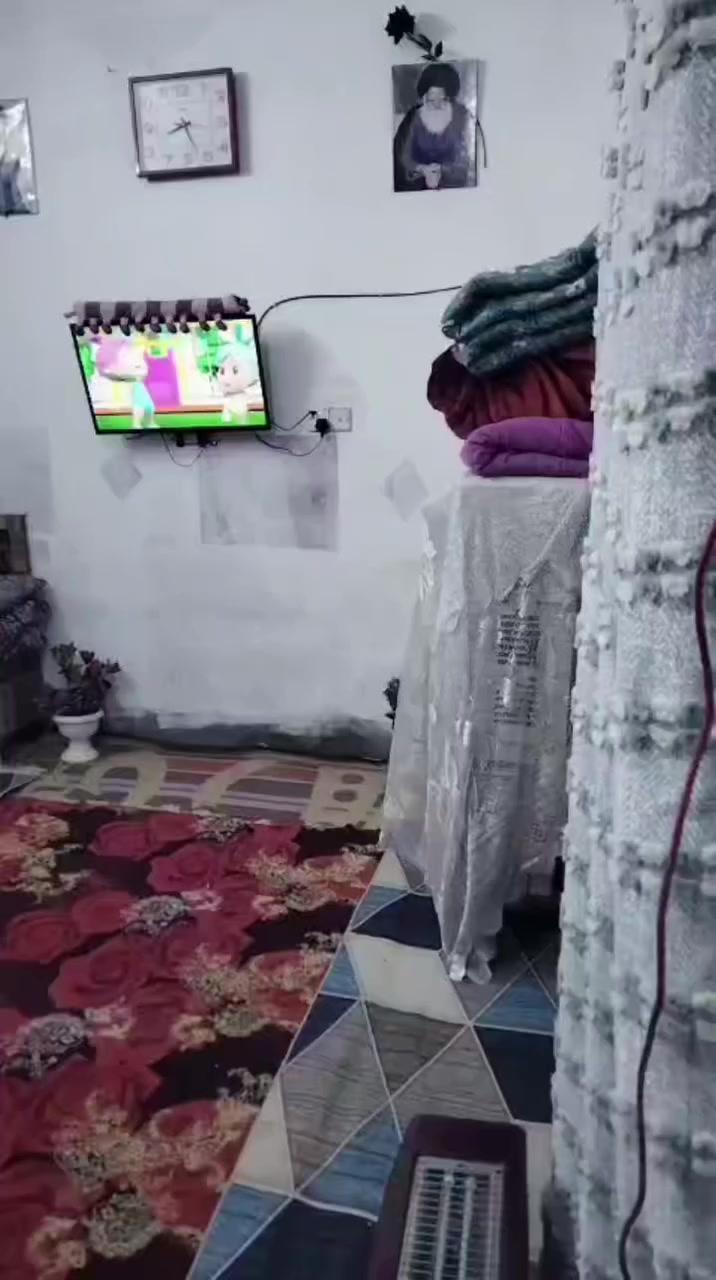 السلام عليكم بيت زراعي للبيع مساحة ٧٠متر مدينة الصدر خلف كراج الداخل شارع المدارس الفرع المقابل المدرسة بناء طابوك رفت سكف صب مسلح واتساب ***********
