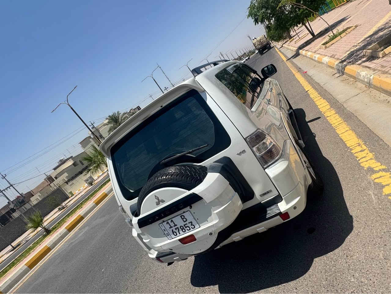 سلام عليكم باجيرو مديل ١٠ حبتور السياره مكفوله ماعده نص الجاملغ الامامي صبغ منظومه تبريد جديد 
للبيع ماشيه السياره حقيقي ١٥٥ 
السعر ١٣٨ وبيه مجال مكان بغداد الكرخ شقق حي السلام 
*********** بغداد, العراق
