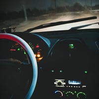 موديل 16 كفاله السياره بها ضربه بالكامل بس وراجع البارد وادور مراوس بس...