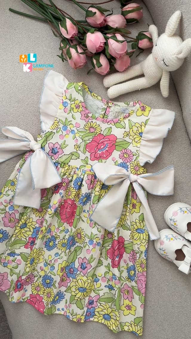 فستان بناتي ناعم بطبعات الورود الملونة 🌸
قطعة واحدة بتصميم أنثوي أنيق ومميز

✨ تفاصيل مميزة:
• طبعات ورود ملونة بتفاصيل مبهجة وناعمة
• أكمام بكشاكش أنيقة تضيف لمسة رقيقة
• فيونكات جانبية كبيرة بلون أوف وايت 🤍
• قماش خفيف ومريح مناسب للأطفال
• قصة واسعة ومريحة للحركة واللعب
• تصميم مثالي للزيارات، المناسبات والتصوير 📸

العمر: من 2 - 7 سنوات
السعر: 16,000 د.ع

لأن تفاصيل الورود الصغيرة تصنع أجمل الإطلالات 🌸
#لامبوني #اكسبلور_فولو #اكسبلور #اناقة #explore


**إذا كنت صاحب هذا الإعلان وتريد حذفه لأي سبب، رجاءا أرسل رسالة إلى الدعم الفني**