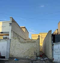 قطعه للبيع مساحه100متر كما موضح بصوره كاملة من مجاري واساس للبيع على ه...