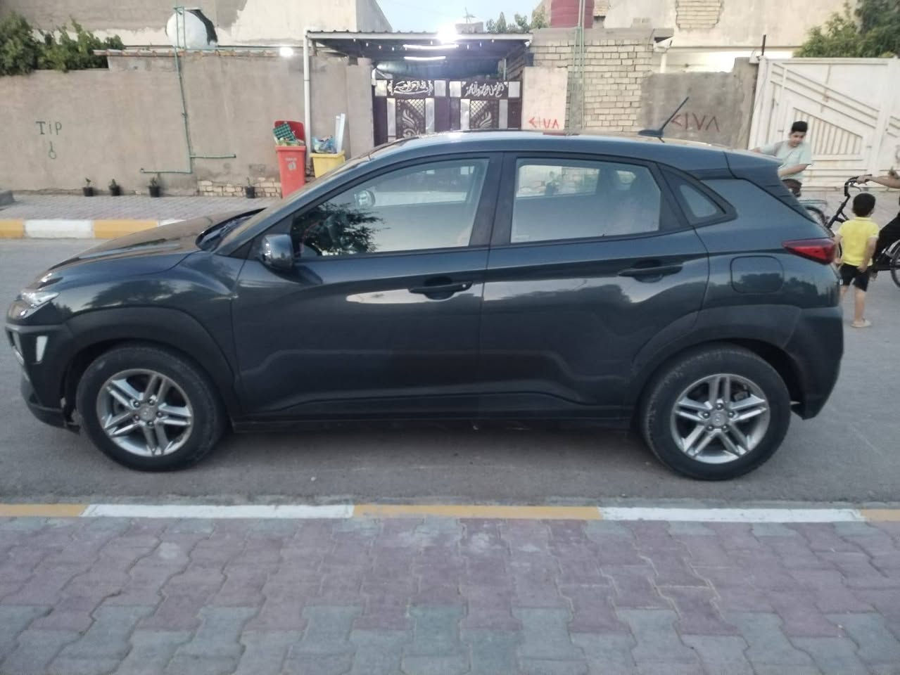 هونداي كونا 2019
وارد امريكي ضرر جاملغ وبنيد
ايرباك استيرن فقط 
مكينة 2000 دوش
كير AT .. فور ويل AWD
ماشية 74 الف mi
تخم تاير .. وباتري جديد 
بيهة بارد بسيط الباب خلف السائق
***********
