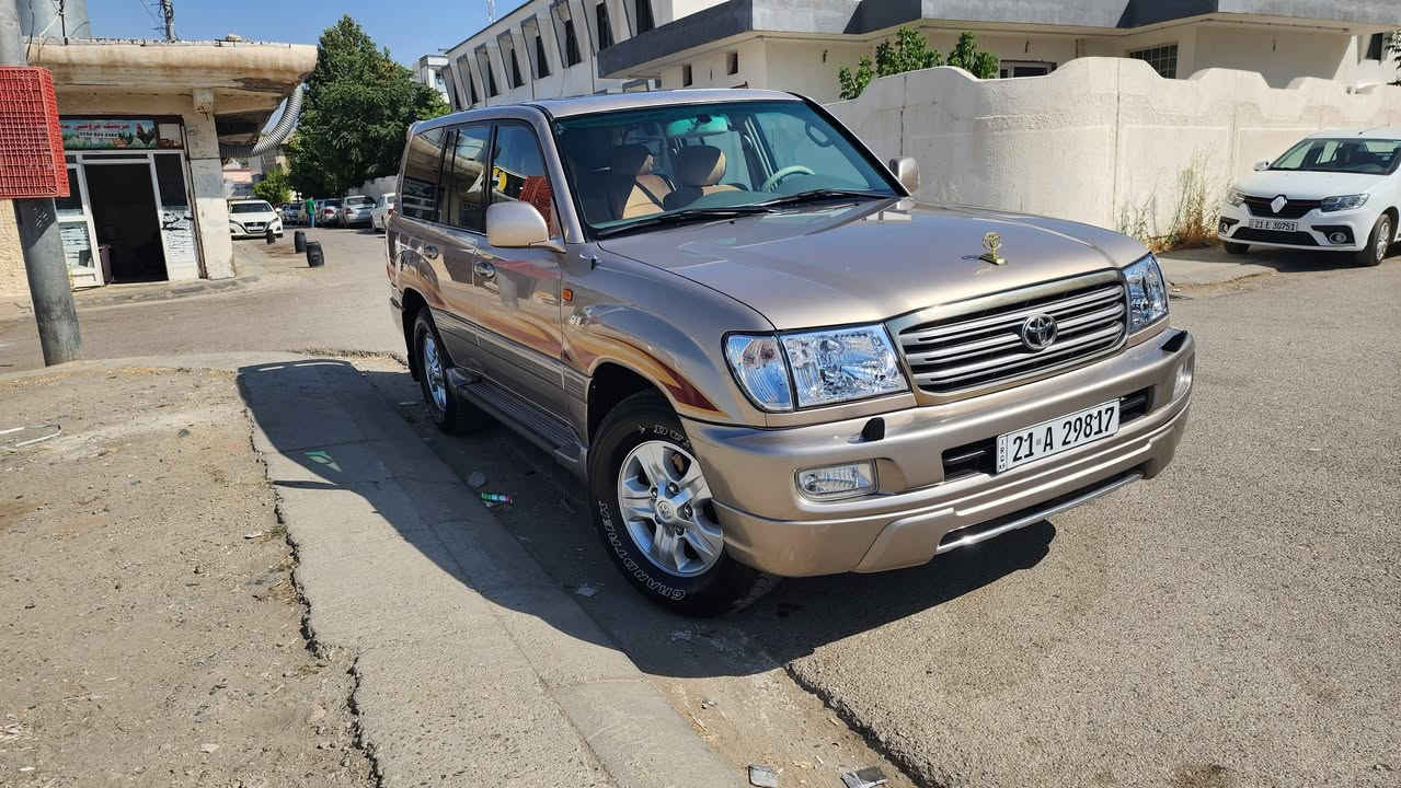 مۆنیاکا مۆدێل 2005
فول ماسەفات
بێ بۆیاخ و بێ سارد
تەنها 210 هەزار ڕۆشتوە
***********
