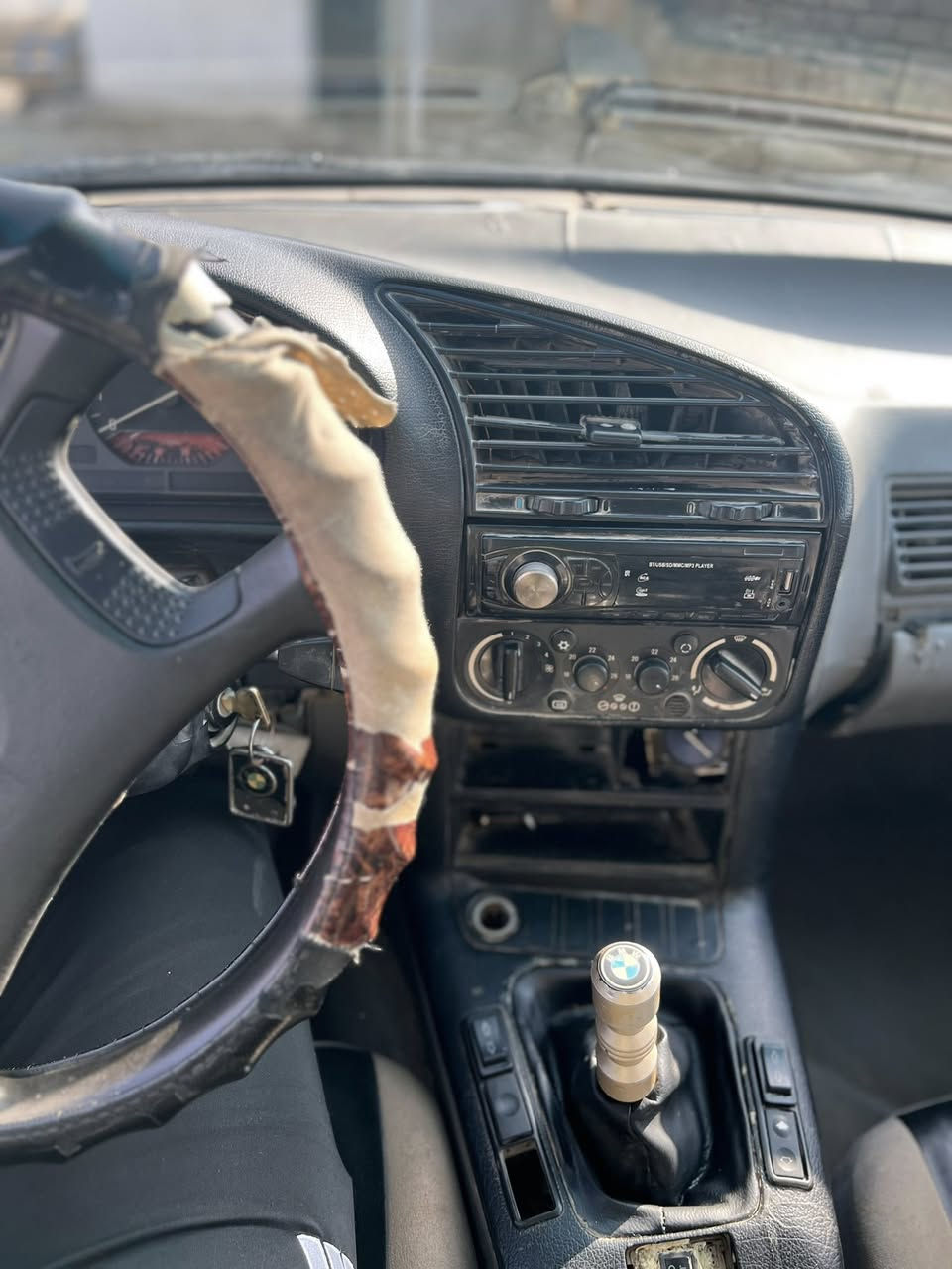 بي ام 325 خفاش
كير محرك مال كصه شرط 

كهربائيات كلها شغاله صدر امامي جديد خلفي نص عمر

سياره جاهز تحويل فقط 

سعر15 وبيه مجال 

ترهم مراوس حسب القناعه

***********
