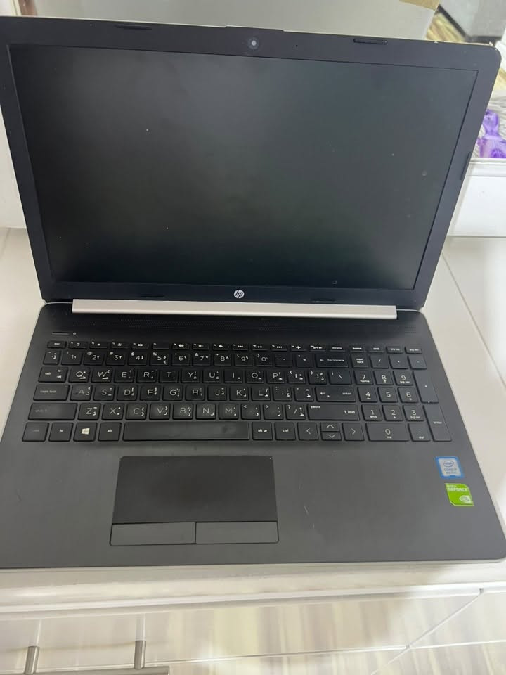 لابتوب للبيع hp 
نطافة ٦٠٪؜ 
Core i7 
ذاكرة 8G 

السعر ٣٠٠ 
***********

باقي المواصفات بالصورة
