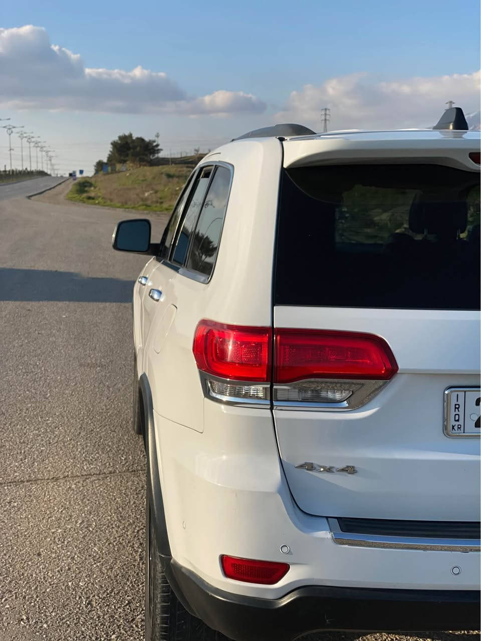 Jeep Grand Cherokee 2018 Limited 
جێب گراند چیرۆکی فولمواسەفات ئەمریکی
کلین تایتڵ 
زۆر زۆر جوانە ماشالله 
(ئۆتۆ ستارت - ئۆتۆپارک - ئۆتۆ ستۆپ- ڕادار - شەغال - دوو بەصمە - کوشن سارد و گەرم -کوشن خەزن - کوشن جڵد- سوکان هیتەر - لایت لید و عەدەسە- پانوراما-سنوق شەفت - شاشە گەورە - حاسەی دواوەو پێشەوە و تەنیشتەکانی - گێچ ئەلیکترۆنی- دەبڵ ئەکسل- سپۆرت و نۆرماڵ- تەبرید مەرکەزی و زۆر مواسەفاتی تر ) سەیارەکە زۆر زۆر پاکە
چوارتایەی لۆکی لەژێرایە 
ڕۆنی تازە گۆڕدراوە 
سەنەوی بەناوی خۆمە تا ٢٠٣٠ 
٧٧ میل ڕۆشتوە 
بۆ زانیاری زیاتر پەیوەندی بکە 

*********** السليمانية, العراق
