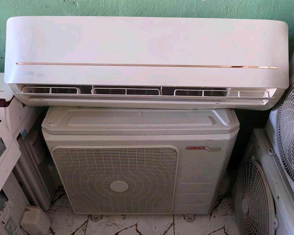 سبالت حجم 2 طن بلاديات بدون اي تصليح ملحقاتهن كامله بوراي ريمونت قاعده وايرات غازهن مقفول 
مكاني بغداد قريب الشعب بوب الشام للاتصال ***********