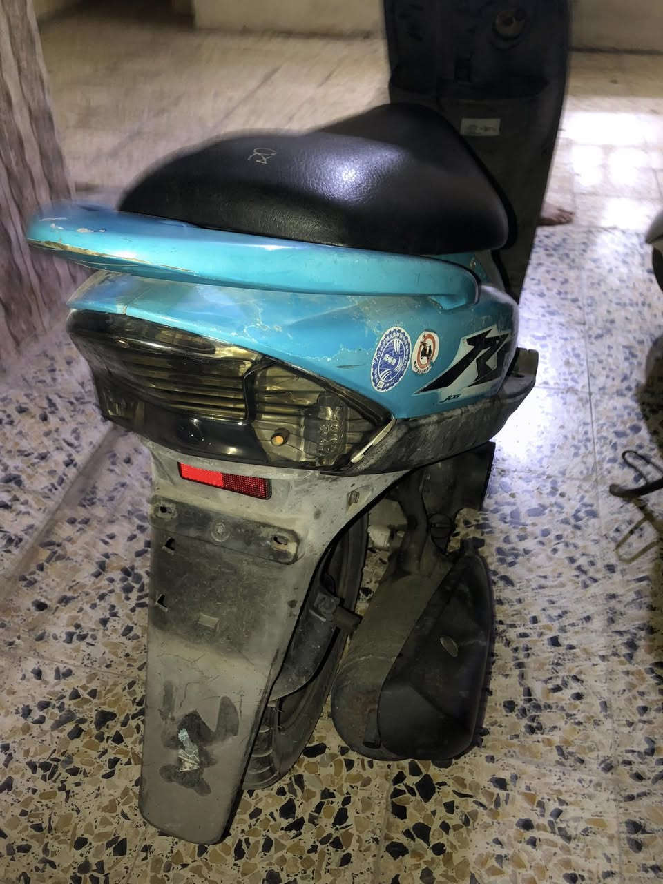 سلام عليكم عدلة للبيع سمائي بلاد 
الدراجة صالها اقل الشهر من طالع من الوكيل
شغاله من الطول للطول سلف هندر 
تجي وتفحص وتقتنع يلا تاخذ
مكانها ميسان قضاء الكحلاء 
***********
مو شراي لاتاخبر
