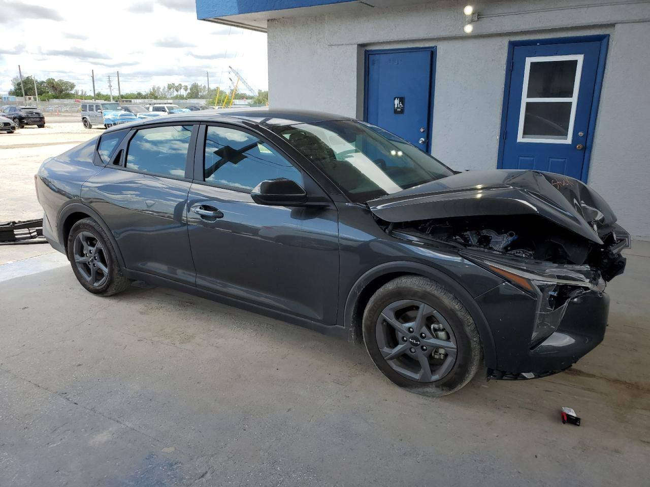 السلام عليكم
سيارة k4  فئة LX بالمواصفات المعروفة
ضرر بسيط كما موضح بالصور
لون فيلي
بدون إرباك
ماشية 2500 mi _ زيرو
مدفوع كمرك ورقم منفيست بأسمي
واصلة البغداد
سيارة حلوه وضرره بسيط
لا لغد لا جاملغ لا شاصي مكفول
السعر. 147$ بدون تصليح بيها مجال بسيط
الرقم  ***********
