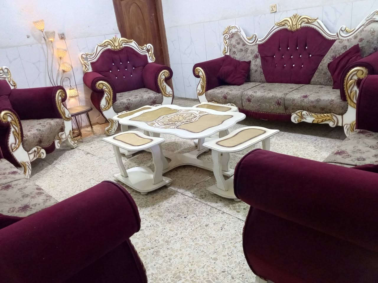 تخم ملكي تكمه نظيف جدا 10مقاعد مع سيت طبلات هديه ب325الف وبي مجال المكان الوشاش *********** يوجد توصيل بكروة يوجد واتس اب
