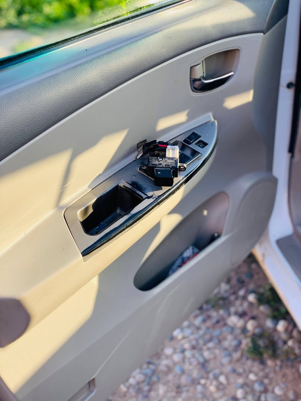 السَلٱمٌ عـَلـْيگمّ-ۈرحـْمّـٌة ٱللـّہ ﯙبُرگـّاتہ
بي وايدي للبيع سياره جديده مرقم صلاح الدين بيهه وكاله السياره مطلوبه المصرف محرك كورله قبل شهرين شادو شرط تواير جدد صدر جديد  سياره اي صبق مابيهه
سعر اتصل وتدلل
***********
#ادمن
