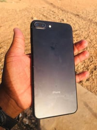 ايفون 7 بلص اسود نضيف ذاكره 128 للبيع مكاني بالعماره شراي راسلني 07850...