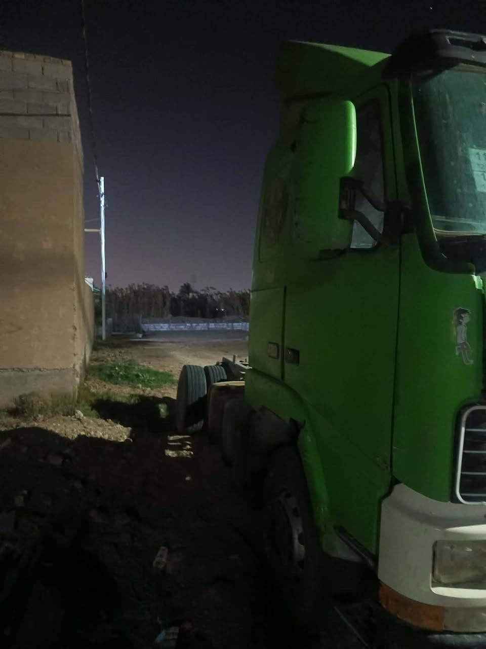 السلام عليكم فالفوةللبيع راس ومطوله تك قللب موديل ٩٥ةشاصي مكفول كير اكسن محرك مكفول السياره سبرنك  رقم بغداد مربوطه صهريجو ***********
