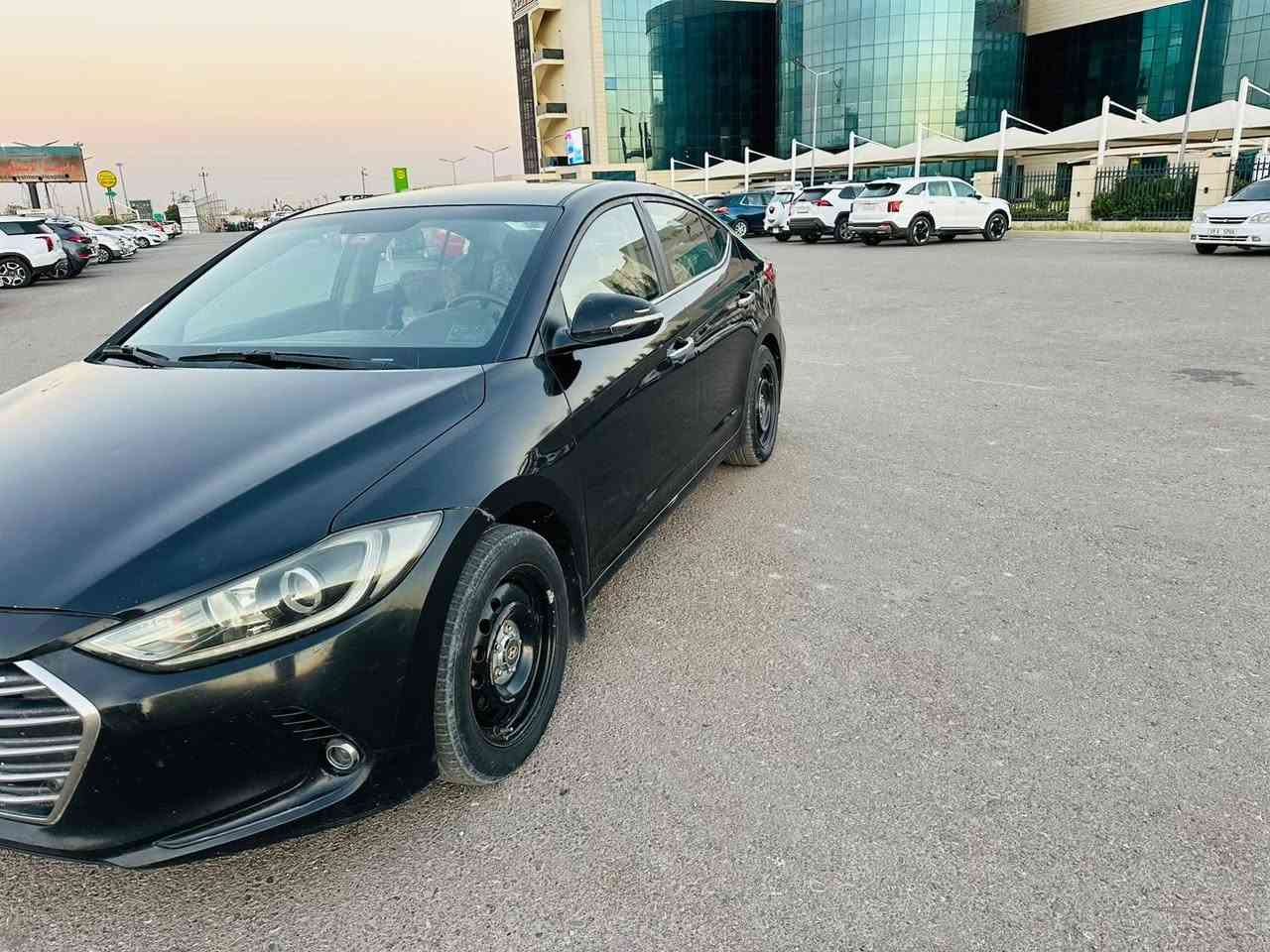 السلام عليكم
***********
للبيع النترا موديل ٢٠١٦ خليجي رقم واسط تحويل مباشر مشروع وطني سنويه مجدده
السياره فول مواصفات 
مكينه ٢٠٠٠ دوش
بصمه
فتحه
كشن كهرباء
تبريد قطعتين
شاشه كبيره ايباد 
كامرا دواره بلاديه 
كشنات خزن 
حساس امامي وخلفي 
مري شفط 
تحكم ستيرن جهتين كروس مثبت سرعه اواكس بلوتوث
تبريد ثلج
السعر ٩٥
مكاني كوت
