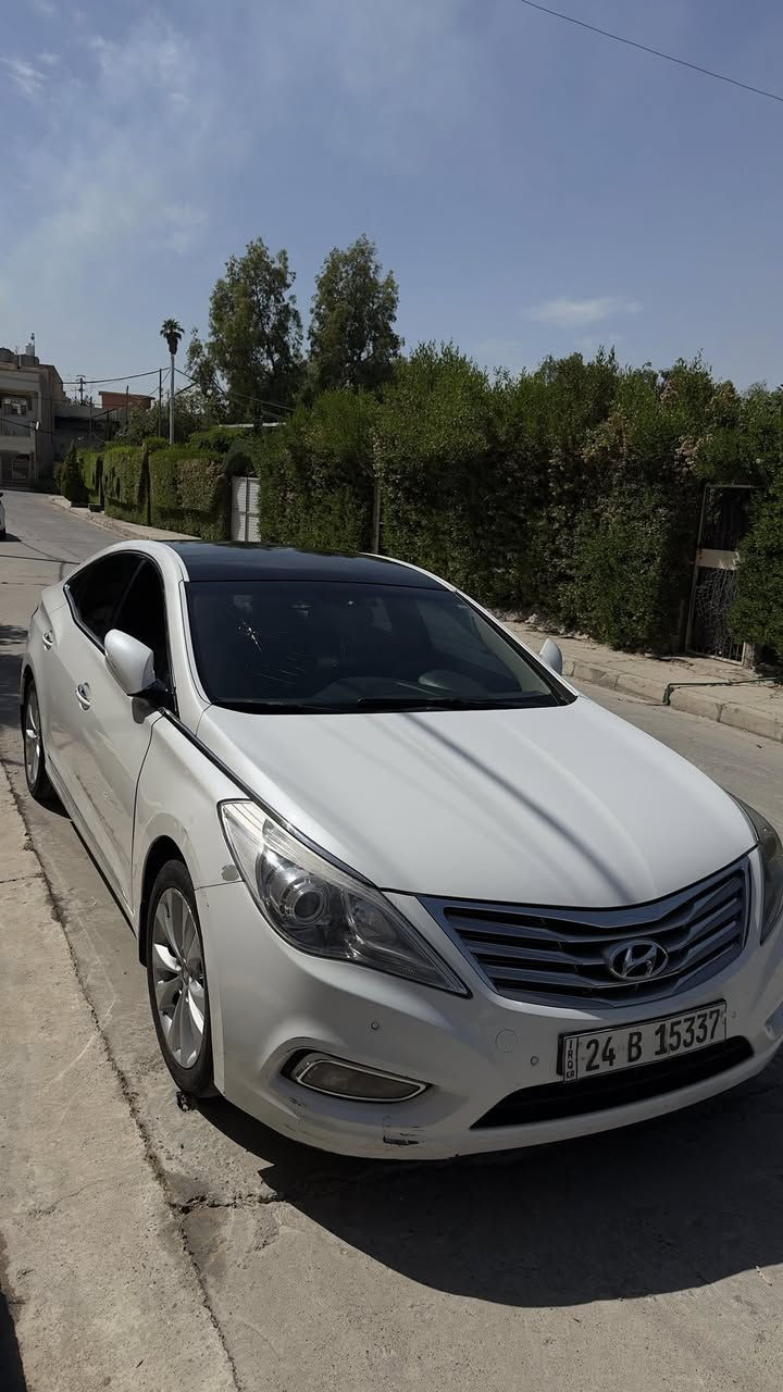 هيونداي أزيرا 2014 نص فل 🚘
بيها 4 قطع
✅ محرك V6 سعة 3.0 لتر
✅ قير أوتوماتيك 6 سرعات
✅ تشغيل بصمة وستارت
✅ مقاعد قماش
✅ تدفئة للمقاعد الأمامية
✅ شاشة وكاميرا خلفية
✅ مثبت سرعة
✅ حساسات خلفية
✅ تحكم بالدركسون
✅ مرايا كهربائية قابلة للطي
✅ جنوط ألمنيوم أصلية
✅ مكيف أوتوماتيك
سيارة مريحة وثابتة على الطريق، جاهزة للاستخدام. احلى من الصور
السعر 92 وبيها مجال بسيط


**إذا كنت صاحب هذا الإعلان وتريد حذفه لأي سبب، رجاءا أرسل رسالة إلى الدعم الفني**