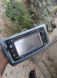 شاشة كورلا 2008_2013 بلادية مع الاطار 60 الف 07717627621