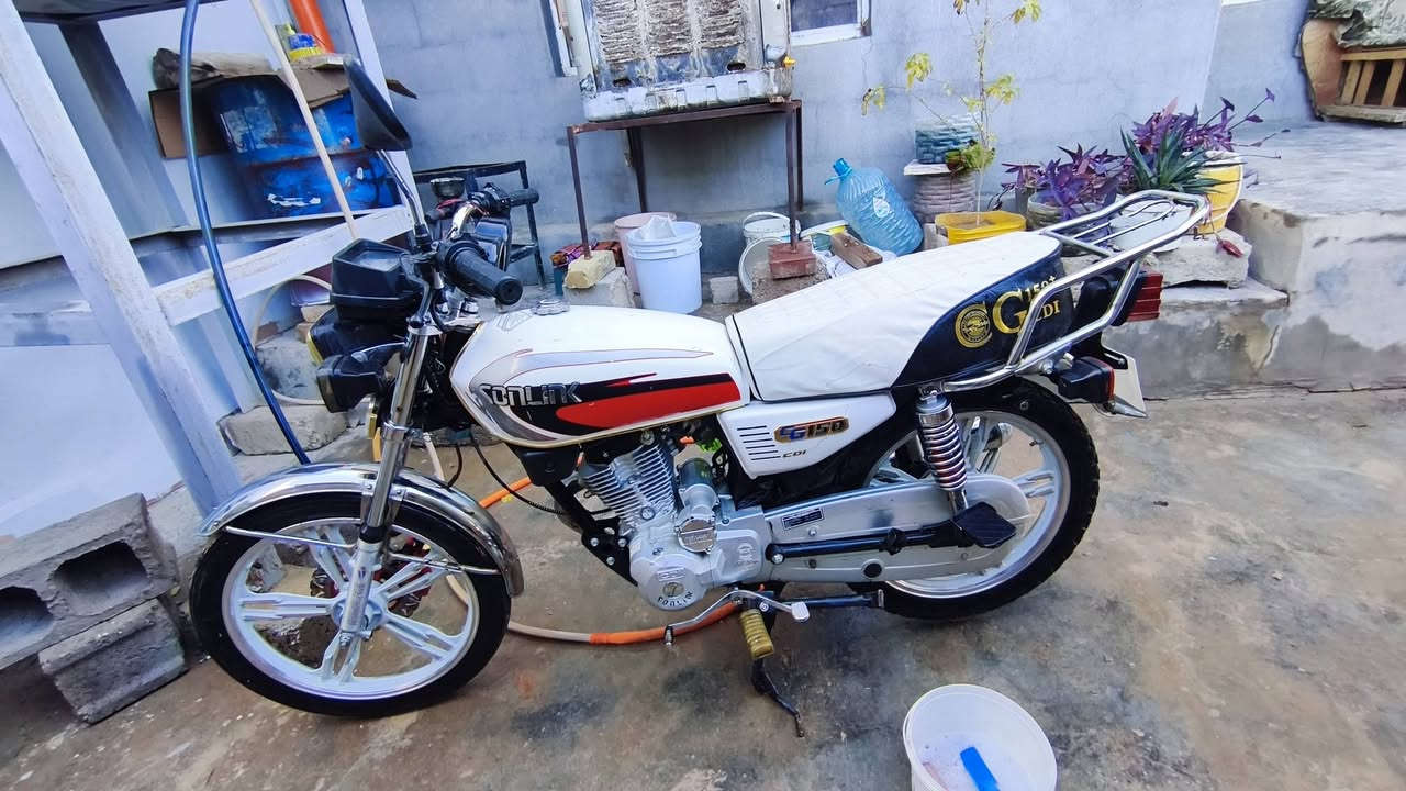 دراحة للبيع موديل 23 فول نشاط شلعة اشك الكاع نضافة مثل ما كدامك كهربيات شغلة فول سلف  نكرة لو بابرد جوة نكرة سلف السعر 500 وبيهة مجال بسيط وهاذ رقمي ***********
