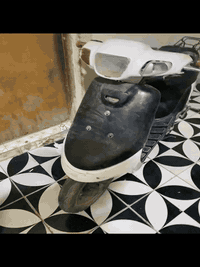 دراجه بتره للبيع مامفتوحه الدراجه 
السعر 400

الرقم ‭0788 570 3742‬
