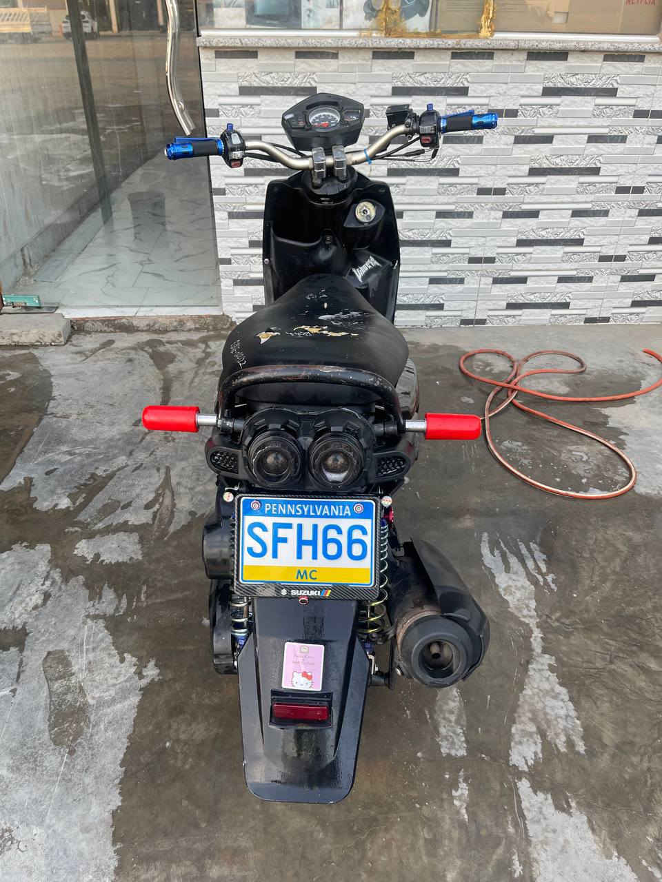 سلام عليكم دراجه  سكنس جبلي موديل 2014 دراجه مزوده تزويد خارجي كله ازرك   شوفة عينك دراجه بلاديه مكينه مامفتوحه كهربائيات كلها شغلات بيها كلجات رياضي و يدات رياضي و قبق فلاوين ودبلات رياضي دراجه خير من الله تزويد شلعها ومعدل المكان بغداد تقاطع النهروان  السعر خاص او رقم هاتف  ***********
