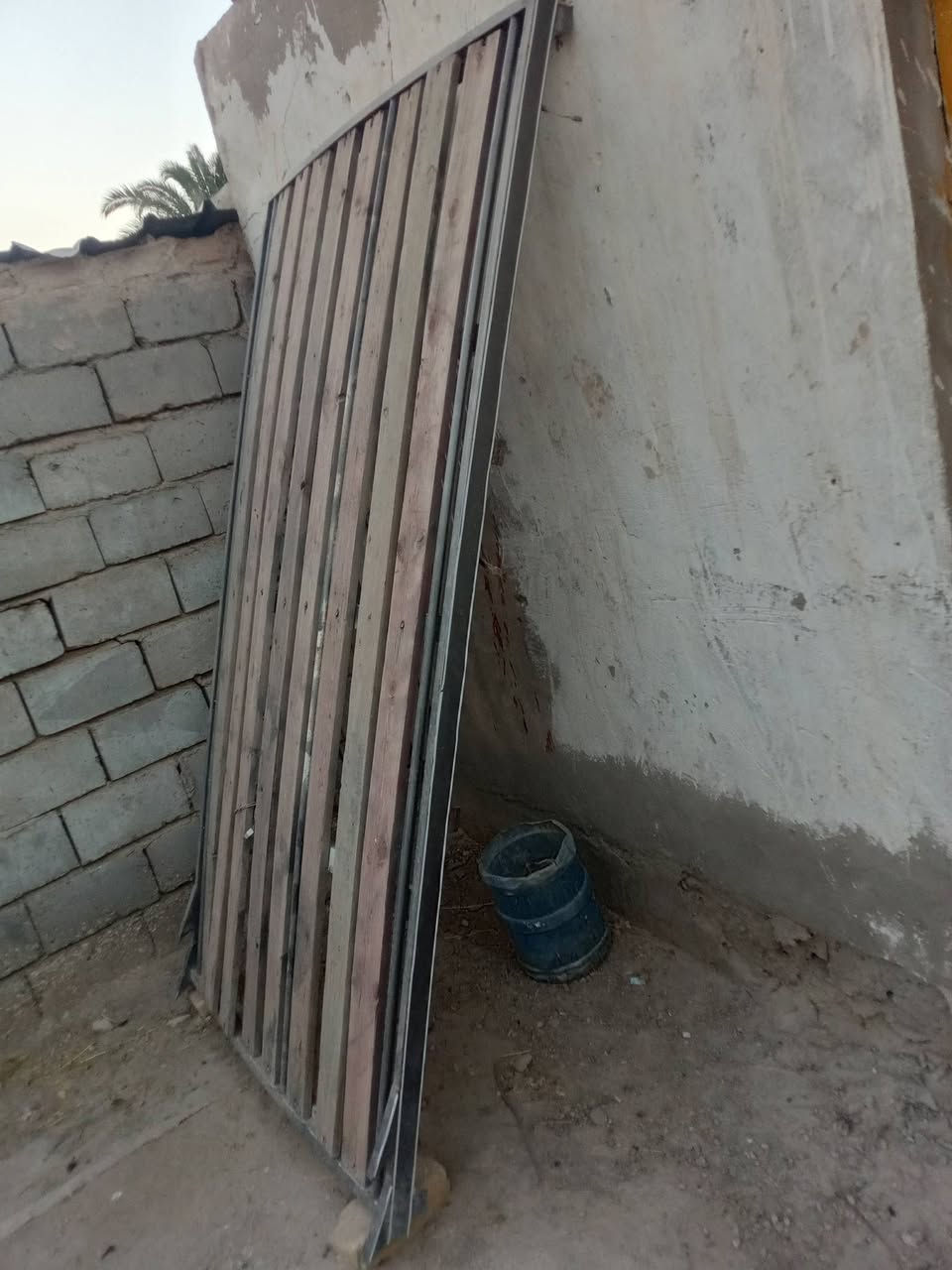 سلام عليكم
سوبايه البيع نضيفه كلش 

٩٠ وبيه مجال قليل. مكاني شوملي 
قرب  محطة انوار بابل 
***********9
ماجاوب خاص
