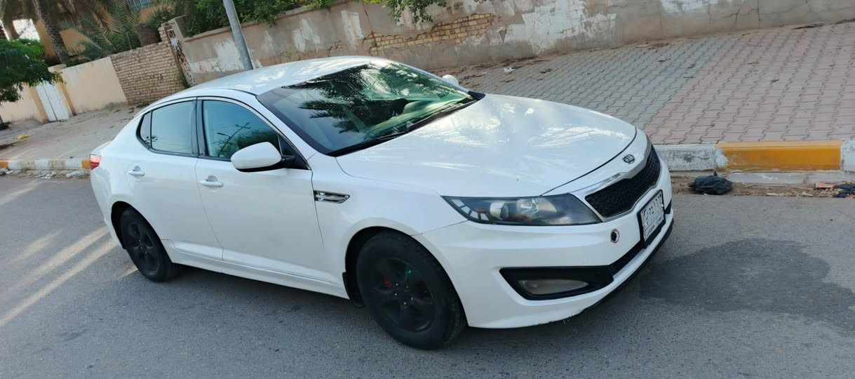 السلام عليكم كيا اوبتيما 2011 كي فايف مكينه 2000 دوش بيه قطعتين صبغ جماليه تبريد ثلج حداديه امامي خلفي جديده تخم تاير شاشه تاب مكينه كير خير من الله السعر 90 بيه مجال حك جيه ***********
