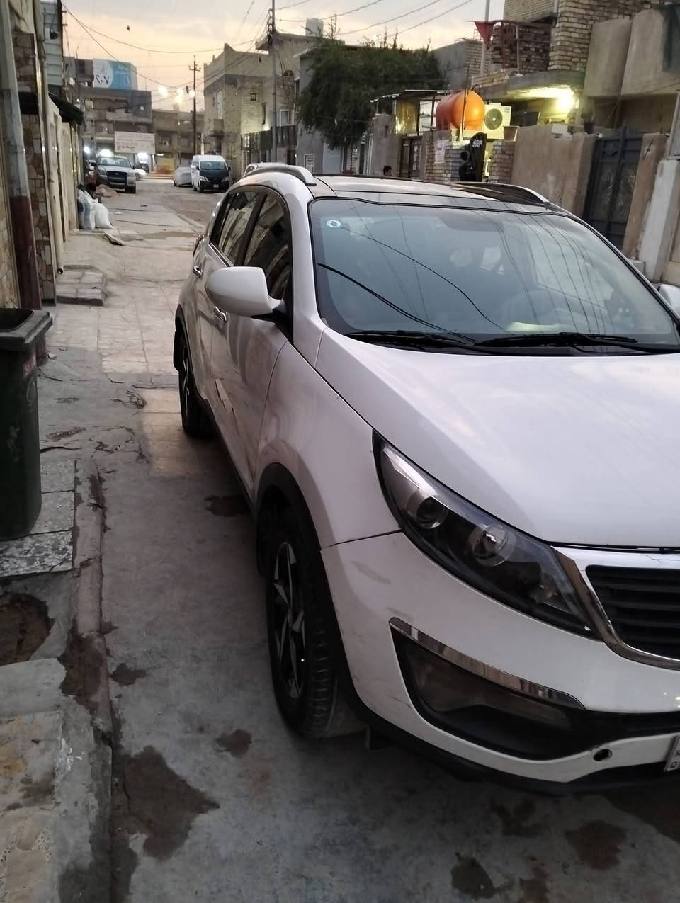 للبيع كيا سبورتج موديل 2012 وارد خليجي محرك 2000 تبريد شغال بانوراما السعر 125 ورقه المكان بغداد للاستفسار الاتصال ***********
