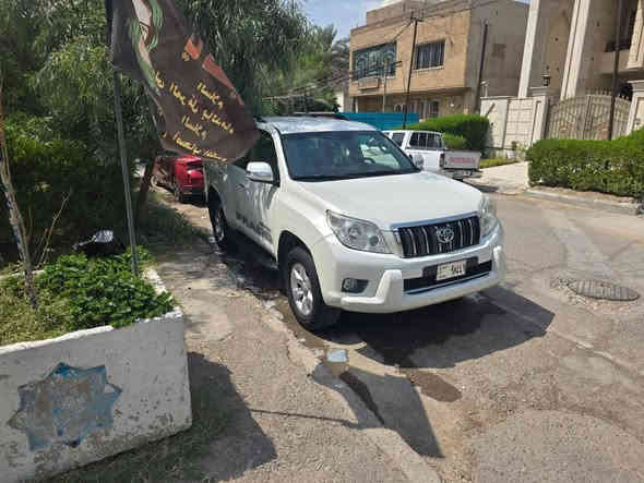 السلام عليكم من رخصه الأدمن المحترم برادو 2012 رقم بغداد الصدامي باسمي مكينه 6 سلندر وكير مكفولات عداد المسافه. السياره بلاديه جاهزه بدون اي نقص السعر 270 وبيها مجال قليل مكان السياره بغداد الجديده الغدير السونار مرفق مع الصور 
رقم الهاتف ***********
