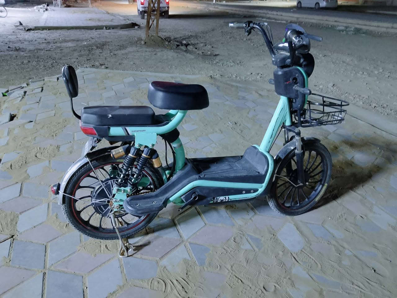 السلام عليكم
دراجه شحن موديل 24 + 4 نمر + السرعه 99km.
نضافه خير من الله + 4 بطاريات + شاحنه مالته الاصليه. 
275 وبيه مجال حك الجيه. 
شراي اتصل ***********
مكـاني الـخالـص.✅🔥.
