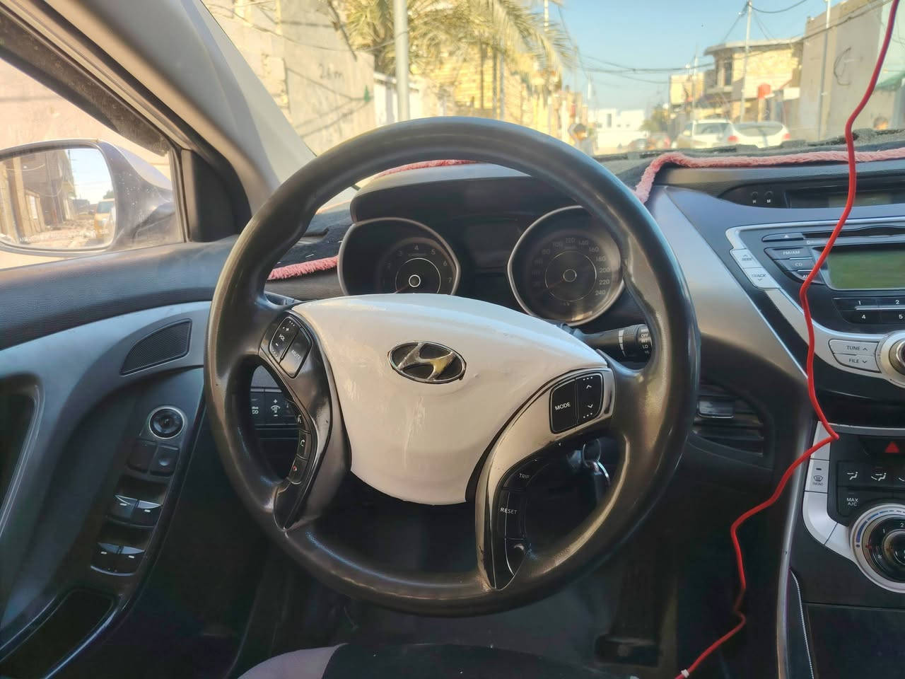 سلام عليكم النتره للبيع او للمراوس باحدث وانطي فرق ٢٠١٢ مكينه ١٦٠٠ gdموصفات السياره.
تحكم ستيرن
 اشاره بل مري
تبريد تدفئه شغال
راديو اواكس
اشاره سريعه
شادلها منضومه مال غاز
رقم انكليزي
حداديه جاهزه صالي سبوع من بدلتها
تايرات نضاف
كهربائيات شغاله 
ضربه السياره جاملغ امامي وبيها بارد بل باب الخلفيه الوره السدر شي قليل كلشش مصلح مكان السياره ديوانيه بسمي رقمها كربلاء مشروع وطني السعر ٨٦ وبيها مجال خاص ما متواجد ***********
