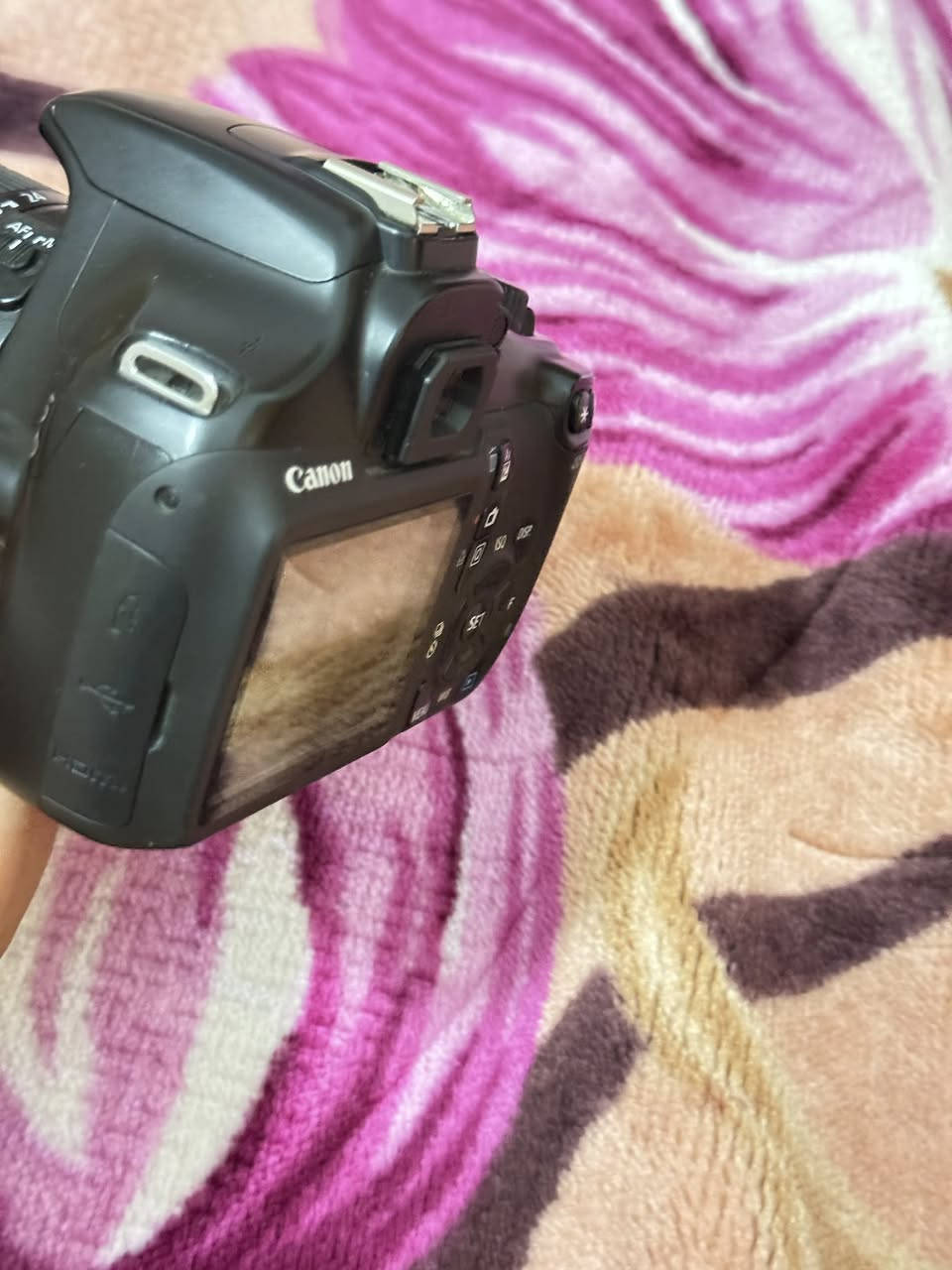 � للبيع: كاميرا Canon 1100D

* كاميرا كانون 1100D بحالة جيدة
* بطارية أصلية
* شاحن أصلي
* ذاكرة (Memory Card) سعة 32GB
* ناقل صور يدعم آيفون وType-C

💰 السعر: 260 ألف 

📩 للاستفسار والمراسلة عبر واتساب:
***********
