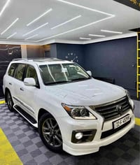 لكزس LX570 • ٢٠١٥ • ٧٥ الف