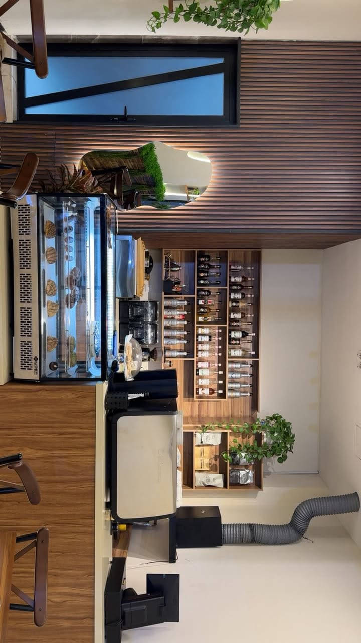 للبيع كافيه مع كافة التجهيزات مجاور جامعة مركز تجاري حيوي في بغداد
سبب البيع لغرض السفر ولا يوجد متفرغ له
للاستفسار عن التفاصيل والسعر الاتصال:
 ***********
